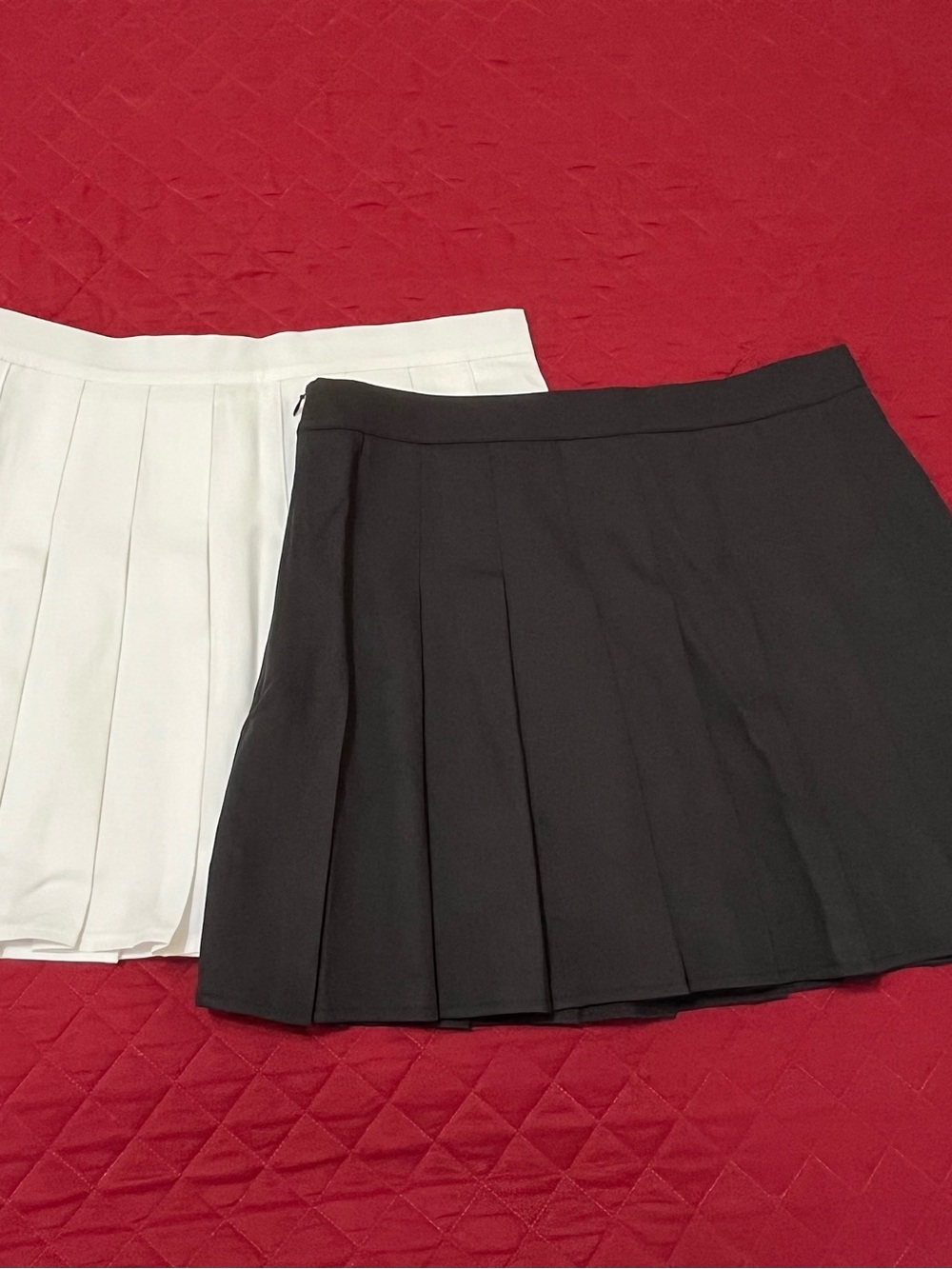 Cider Pleated Mini Skirts - Black & White